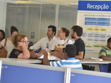 Ministério da Previdência pagará bônus a servidores para tentar destravar fila do INSS