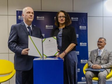 Ministra dá posse ao novo presidente da Agência Espacial Brasileira e reforça papel estratégico do setor