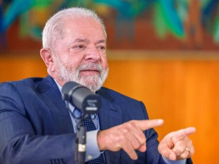 “Campos Neto é teimoso e não tem mais explicação para manter juro de 13,75%”, diz Lula