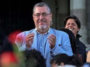 Arévalo denuncia “campanha de mentiras” movida contra oposição na Guatemala