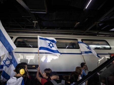 Estações de trem são ocupadas em dia de repulsa a ataque de Netanyahu ao Judiciário