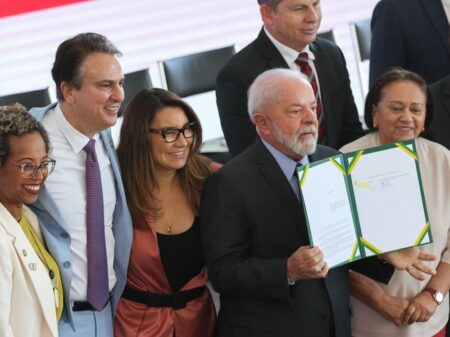 Lula sanciona programa Escola em Tempo Integral para 1 milhão de crianças já em 2023