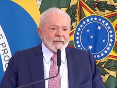“O presidente do BC não é dono do Brasil”, diz Lula, ao cobrar, de novo, que os juros ‘têm que cair’