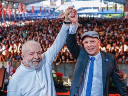 “Vencemos, mas ainda há malucos na rua”, diz Lula, referindo-se ao fascismo