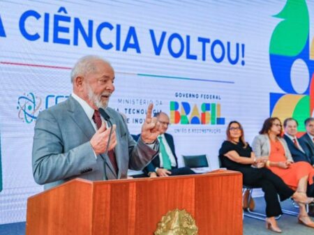 “Fundos de investimento não foram criados para fazer superávit primário”, denuncia Lula
