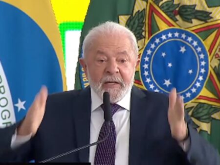 “Vamos entregar o Brasil integralmente ao seu povo”, diz Lula, em ato sobre Segurança Pública