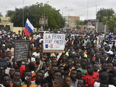 Sob ameaça de invasão, Níger dá 48 horas para embaixador francês deixar o país