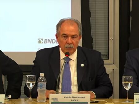 “BNDES enfrentou retração e subiu desembolso em 31% no primeiro semestre”, diz Mercadante
