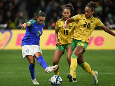 Na despedida de Marta, Brasil empata com Jamaica e dá adeus à Copa do Mundo