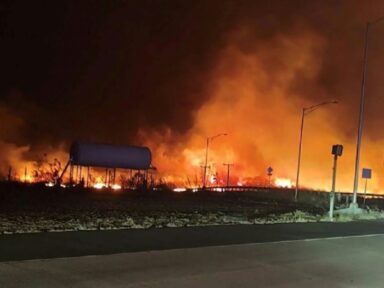 Número de mortos sobe para 96 em incêndios no Havaí. Pode haver mais vítimas, diz governador