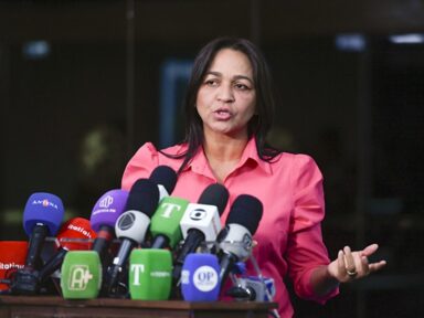Relatora da CPI pede acareação entre Torres e delegado da PF: “ação criminosa do ex-ministro”
