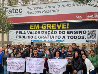Professores e funcionários das Escolas Técnicas de São Paulo mantêm greve por aumento salarial