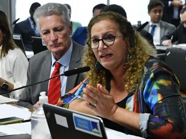 “Está provado que o mandante” do golpe fracassado “chama-se Jair Bolsonaro”, diz Jandira