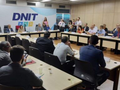 Após reunião sem acordo com governo, servidores cobram urgência em proposta de reajuste
