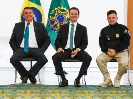 Bolsonaro esteve com Torres e Silvinei horas após blitze sabotadoras do 2º turno