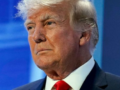Trump se torna réu por “ataque sem precedentes” ao processo eleitoral nos EUA