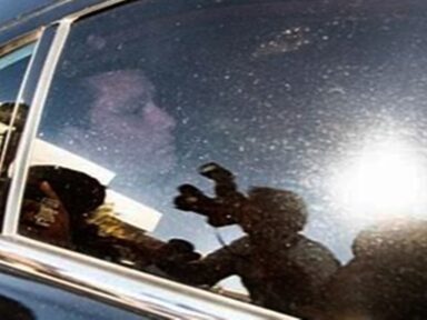 Advogado vacila, mas confirma: “Cid entregou mesmo dinheiro do Rolex a Bolsonaro”