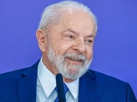 “Se tiver petróleo na Margem Equatorial, ele será explorado”, diz Lula a repórteres da região