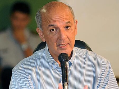 Justiça do DF condena Arruda à perda dos direitos políticos por 12 anos