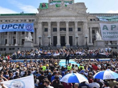 Trabalhadores ocupam Buenos Aires em apoio ao candidato Sergio Massa