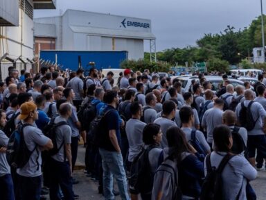 Metalúrgicos da Embraer rejeitam proposta de reajuste sem aumento real e indicam greve
