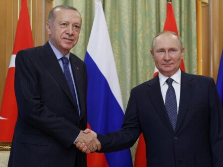 Putin e Erdogan tratam de desdolarização e centro conjunto de distribuição de gás