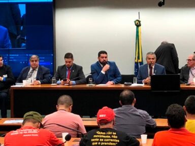 Frente Parlamentar debate fortalecimento dos Correios como empresa pública essencial ao país