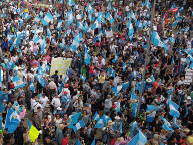 Guatemaltecos defendem posse de Arévalo, presidente eleito, e repudiam golpistas