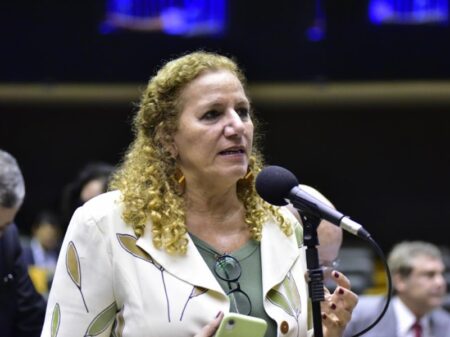 “PL do Marco Temporal é inconstitucional”, denuncia Jandira Feghali