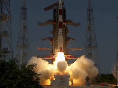 Índia lança sonda Aditya-L1 em missão para estudar o Sol