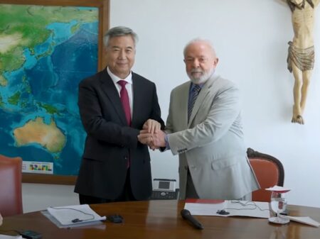 Lula aprofunda relações comerciais em encontro com dirigente da China: “parceria estratégica”