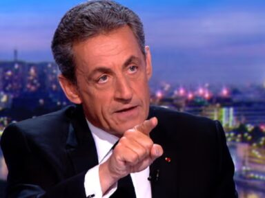 Ex-presidente Sarkozy defende negociações de paz para fim da guerra na Ucrânia