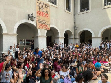 Professores da USP aderem à paralisação estudantil por contratação de docentes