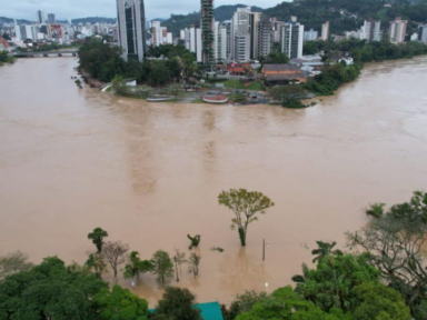 Chuvas e inundações levam 67 cidades de Santa Catarina a decretarem emergência