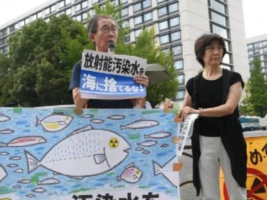 Especialistas denunciam falta de transparência do Japão ao despejar água contaminada no Pacífico