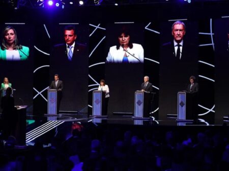 Debate na Argentina contrapõe peronista Massa ao Milei da “motosserra” privatizadora