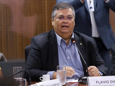 Flávio Dino propõe comissão geral na Câmara para prestar esclarecimentos