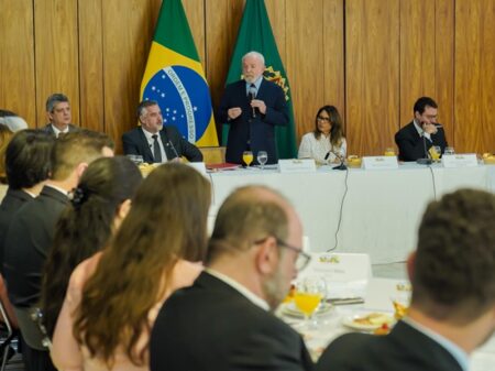 Lula: “não quero as Forças Armadas na favela brigando com bandido, não é este o papel delas”