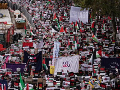 Multidão cobra em Londres fim do massacre israelense em Gaza