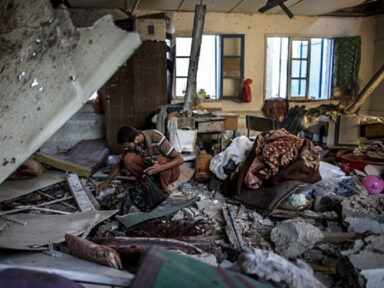 Caças de Israel bombardeiam escola da ONU que servia de abrigo a 4.000 palestinos