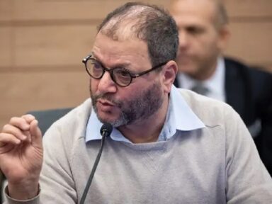 Parlamento de Israel suspende mandato do deputado Cassif que se opôs ao “massacre em Gaza”