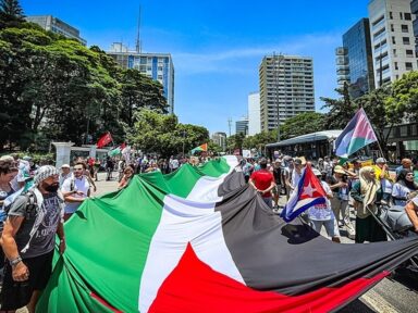Manifestantes voltam à Paulista em protesto contra crimes de Israel na Palestina