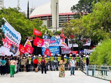 Manifestantes repudiam privatização da Sabesp durante audiência pública na Alesp