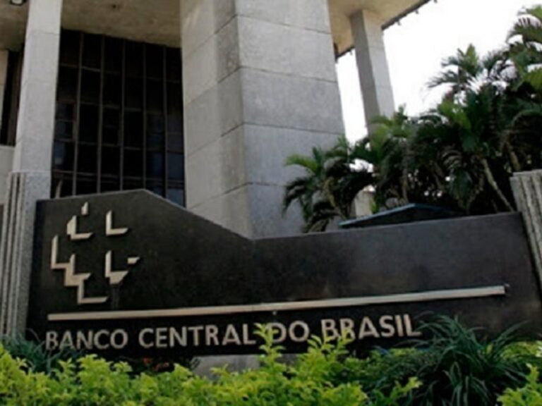 “Prévia” do PIB cai 0,7% em maio, segundo BC