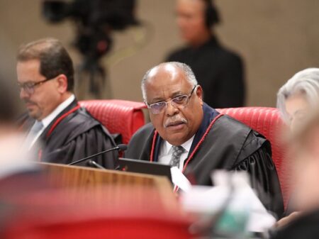 TSE julga ação contra Bolsonaro por difamação e calúnia contra Lula