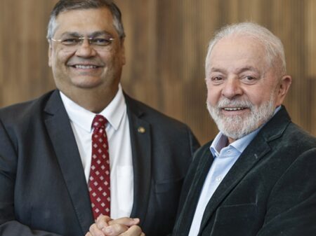 Lula anuncia indicação de Flávio Dino para ministro do STF