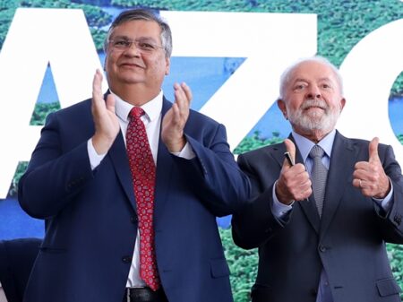 Lula: “minha solidariedade a Flávio Dino, alvo de absurdos ataques plantados e de disparatada mentira”