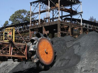 Produção industrial cai na maior parte do país