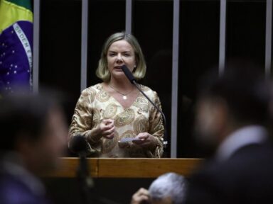 “Apagão da Enel é mais um motivo para a União retomar a Eletrobrás”, afirma Gleisi