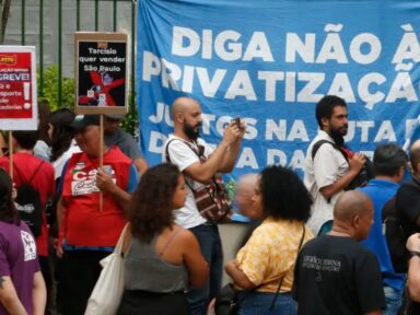 Trabalhadores em greve denunciam plano de desmonte dos serviços públicos de SP